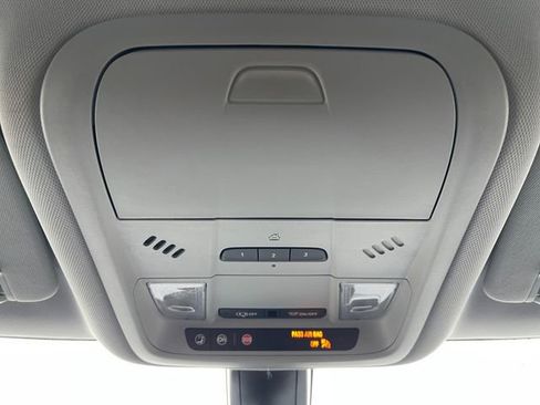 Used 2020 Chevrolet Blazer LT image 27