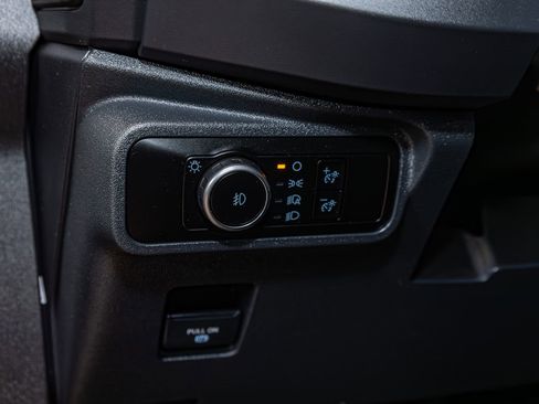 Used 2025 Ford Bronco Badlands image 17