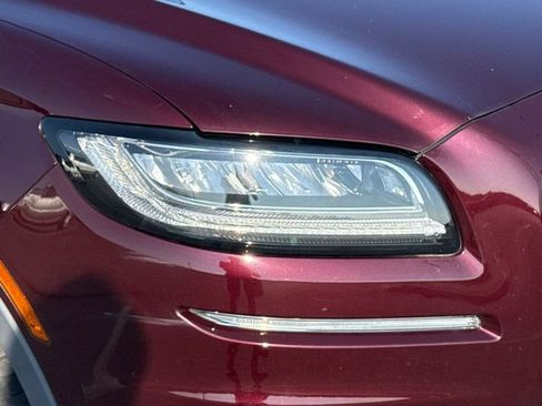 Used 2019 Lincoln Nautilus Reserve AWD/4WD image 12