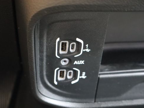Used 2024 RAM 2500 Big Horn AWD/4WD image 32