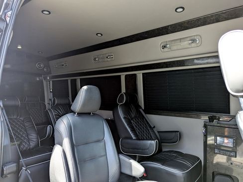 Used 2017 Mercedes-Benz Sprinter 2500 image 35