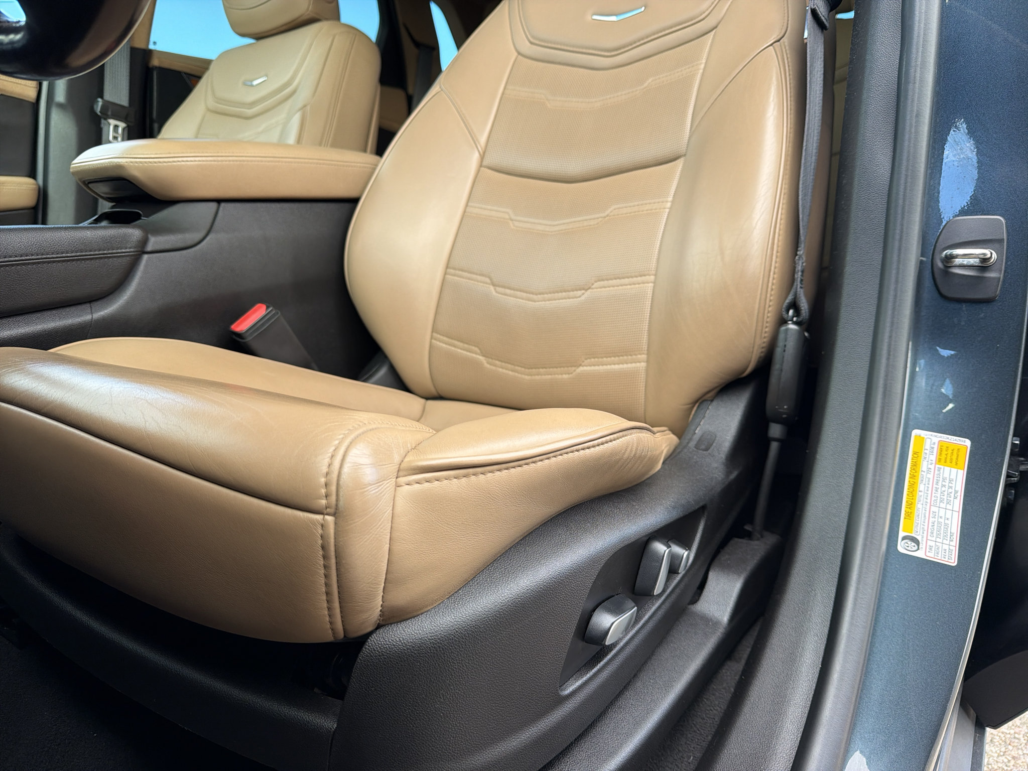 Used 2019 Cadillac XT5 Platinum AWD/4WD image 14