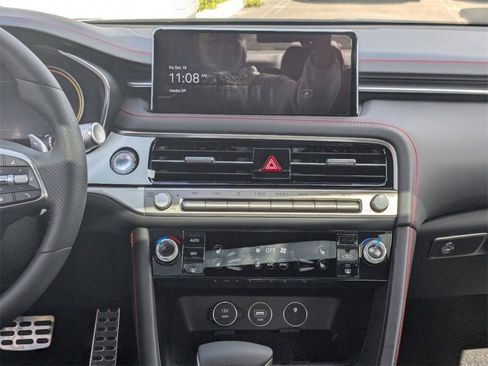 Used 2025 Genesis G70 2.5T w/ Sport Prestige Package image 17