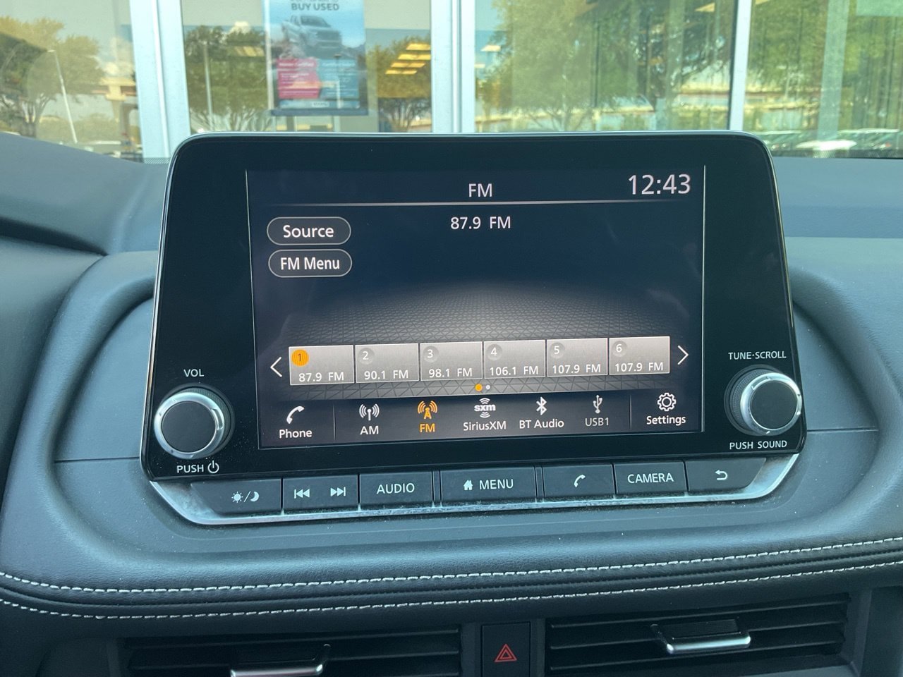Used 2025 Nissan Rogue SV FWD image 28