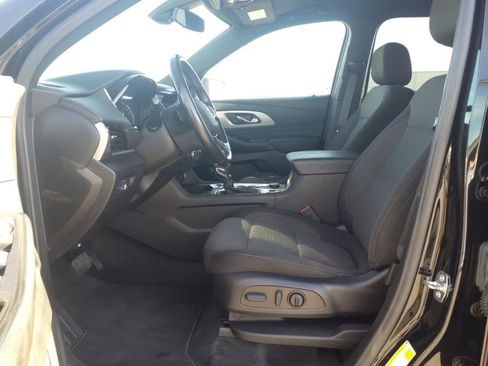Used 2022 Chevrolet Traverse LT image 13