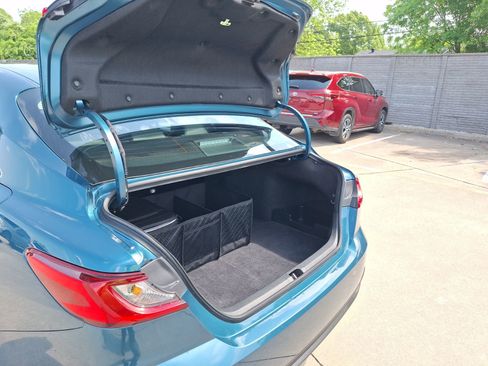 Used 2025 Toyota Camry SE w/ Convenience Package image 34