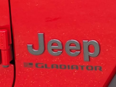 Used 2024 Jeep Gladiator Rubicon w/ Safety Group AWD/4WD image 12