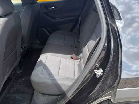 Used 2025 Chevrolet Equinox LT w/ Safety and Technology Package FWD image 4