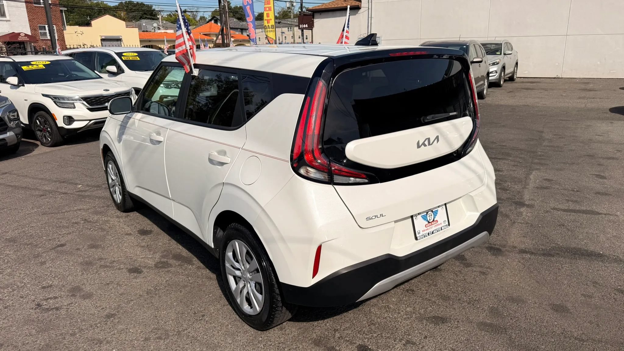 Used 2025 Kia Soul LX FWD image 5