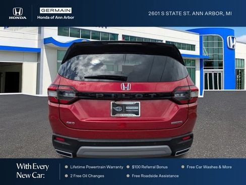 Used 2025 Honda Pilot Touring image 6