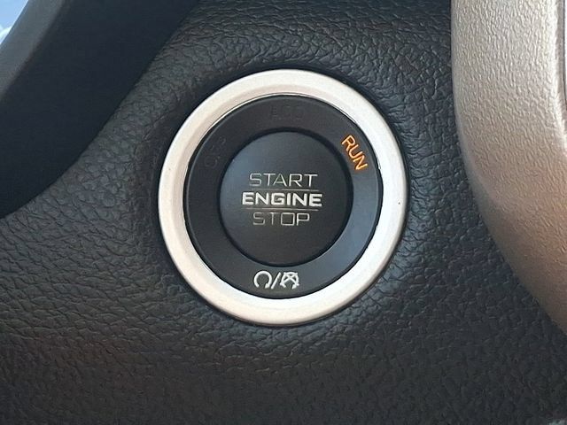 Used 2021 RAM 1500 Laramie AWD/4WD image 18