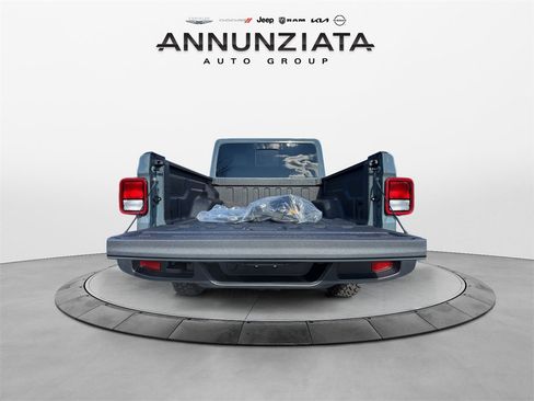 New 2025 Jeep Gladiator Sport image 18
