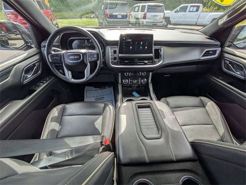 Used 2023 GMC Yukon SLT image 32