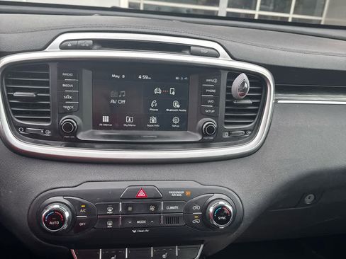 Used 2017 Kia Sorento FWD w/ LX Convenience Package image 12