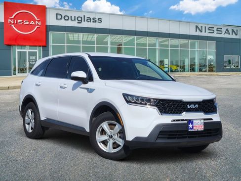 Used 2022 Kia Sorento LX FWD image 1