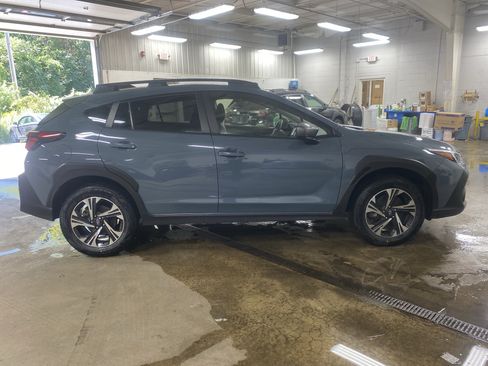 Used 2024 Subaru Crosstrek 2.0i Premium AWD/4WD image 4