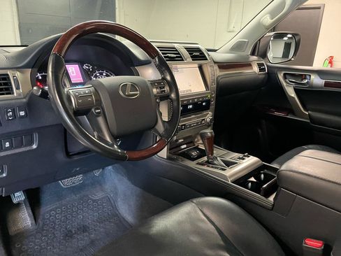 Used 2018 Lexus GX 460 Premium w/ Premium Package AWD/4WD image 11