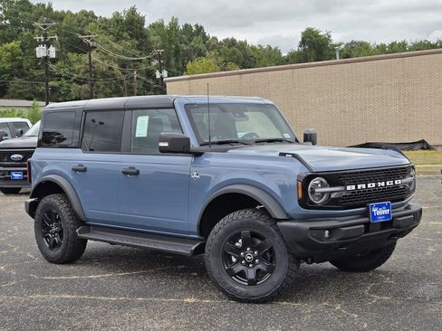 New 2025 Ford Bronco Outer Banks image 2