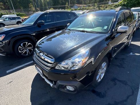Used 2013 Subaru Outback 2.5i Limited w/ Special Appearance Pkg AWD/4WD image 2