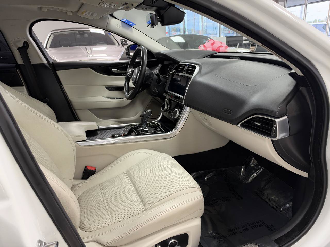 Used 2020 Jaguar XE S RWD image 24