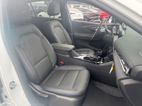 New 2026 Buick Envista Sport Touring image 11