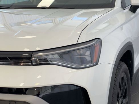 New 2026 Volkswagen Taos SE image 11