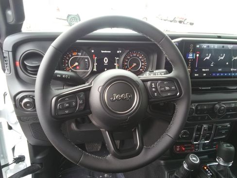 New 2026 Jeep Wrangler Unlimited Rubicon w/ Technology Group image 14