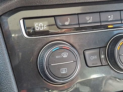 Used 2018 Volkswagen Tiguan S FWD image 19