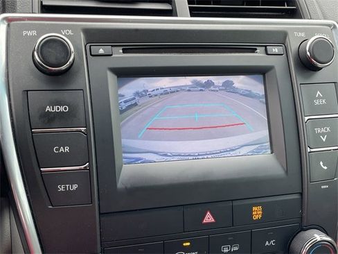 Used 2017 Toyota Camry LE image 18