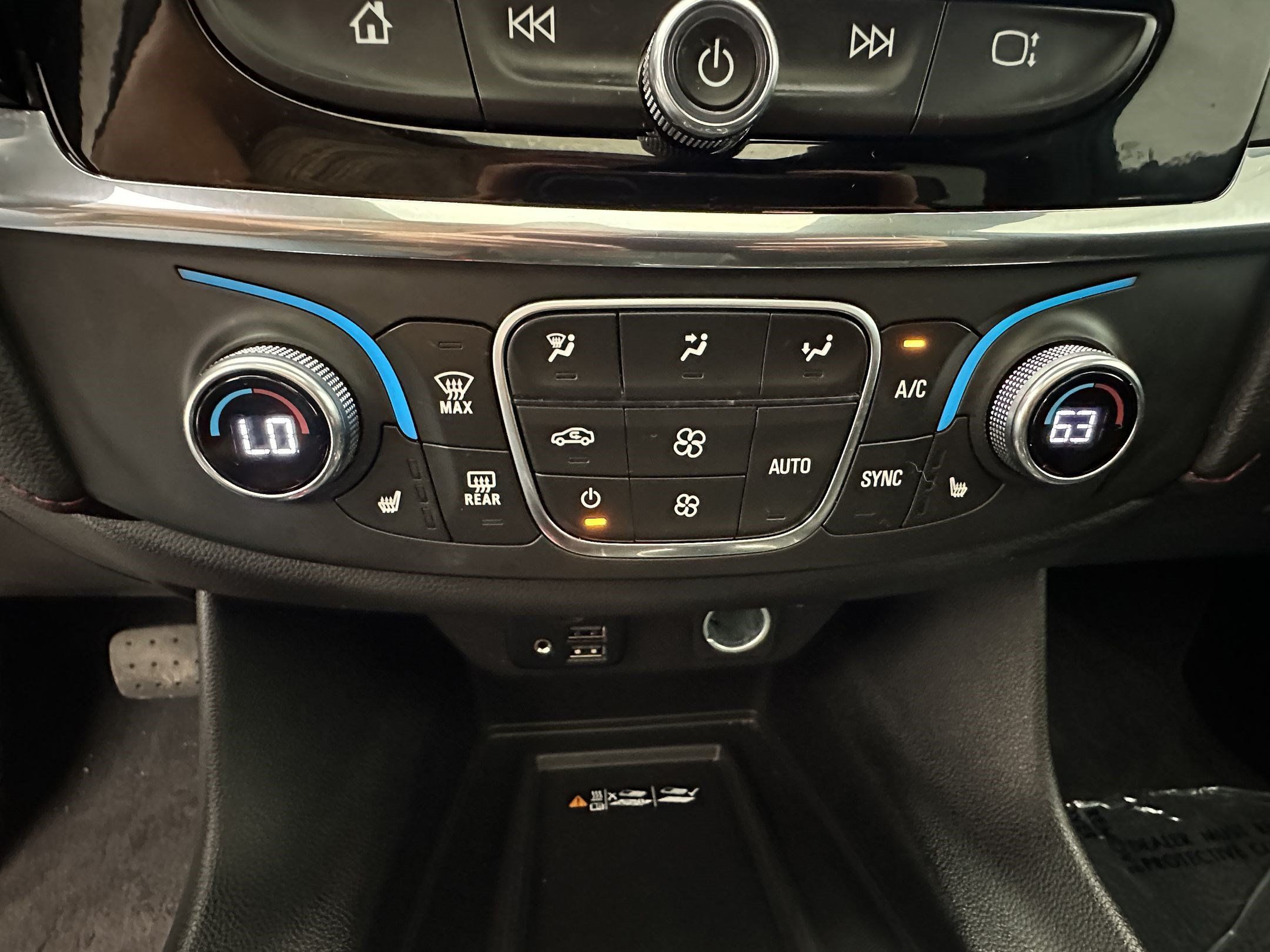 Certified 2023 Chevrolet Traverse RS AWD/4WD image 19