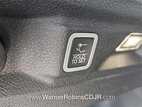 New 2025 Jeep Grand Cherokee L Laredo w/ Luxury Tech Group I image 14