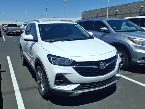 Used 2022 Buick Encore GX Select w/ Experience Buick Package FWD image 2