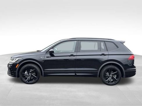 Used 2024 Volkswagen Tiguan SE R-Line image 4