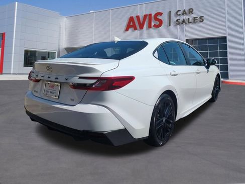 Used 2025 Toyota Camry SE FWD image 6