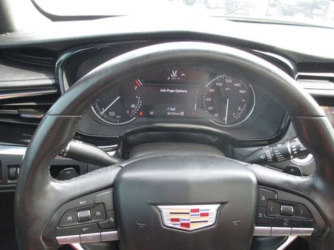 Used 2021 Cadillac XT6 Luxury image 33