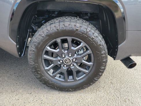 Used 2023 Toyota Tundra Platinum AWD/4WD image 14