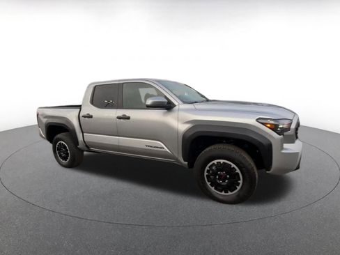 Used 2025 Toyota Tacoma TRD Off-Road image 2