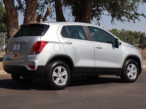 Used 2018 Chevrolet Trax LS AWD/4WD image 5
