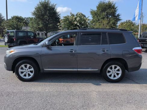 Used 2013 Toyota Highlander SE AWD/4WD image 6