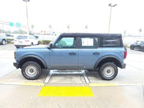 Used 2023 Ford Bronco Base image 8