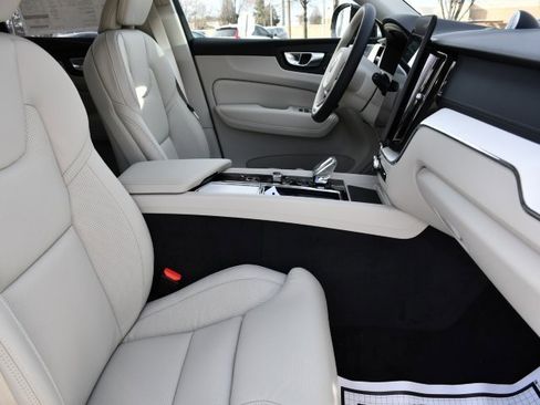 New 2026 Volvo XC60 B5 Ultra w/ Protection Package Premier image 29