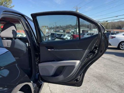 Used 2020 Toyota Camry LE image 16