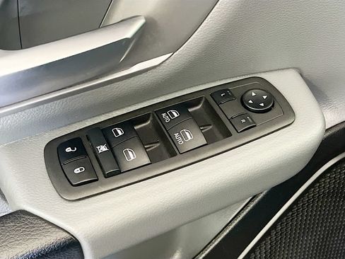 Used 2022 RAM 1500 Big Horn AWD/4WD image 17