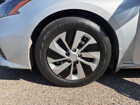 Certified 2022 Nissan Altima 2.5 S image 12