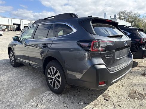 Used 2025 Subaru Outback Premium w/ Popular Package #1 image 10