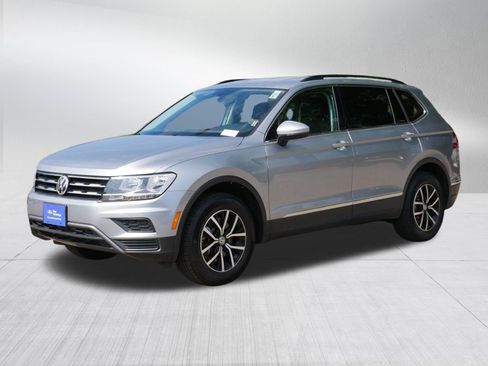 Used 2021 Volkswagen Tiguan SE AWD/4WD image 3