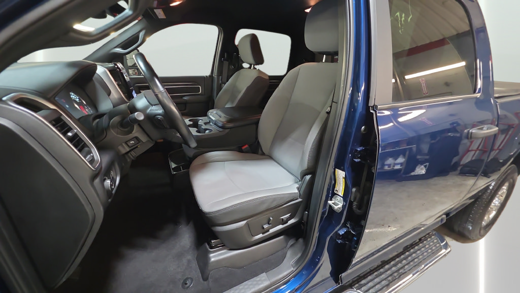 Used 2024 RAM 2500 Big Horn w/ Level 2 Equipment Group AWD/4WD image 15
