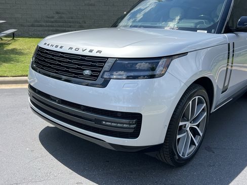 Certified 2025 Land Rover Range Rover SE AWD/4WD image 11