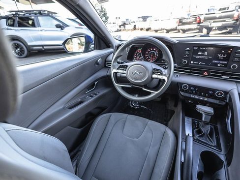 Used 2021 Hyundai Elantra SEL image 26