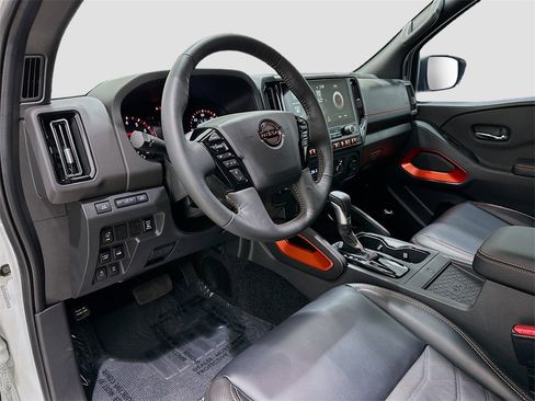 Used 2025 Nissan Frontier PRO-4X w/ Pro Premium Package image 8